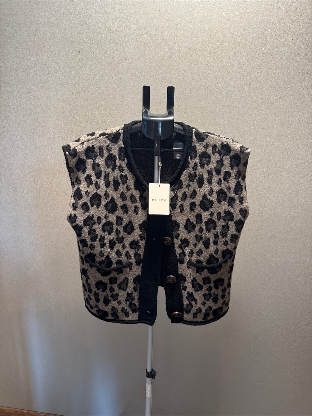 entro Black and Beige Leopard Print Knit Vest